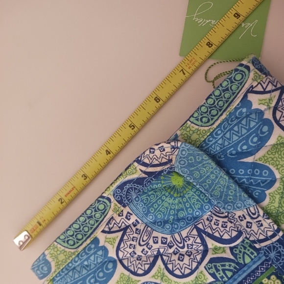 Vera Bradley Blue and Green Doodle Daisy jewelry folio - Picture 7 of 8